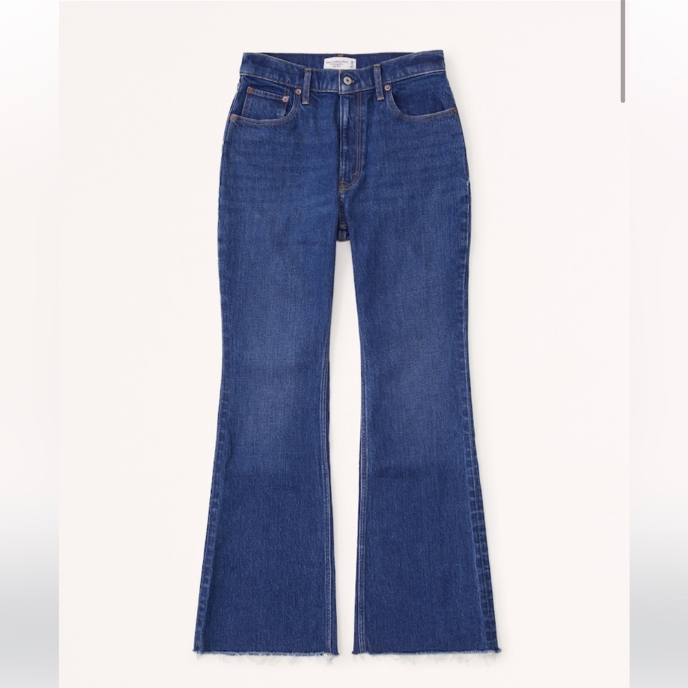 NWT Abercrombie & Fitch Curve Love Vintage Flare Jeans with Raw Hem - size 31R